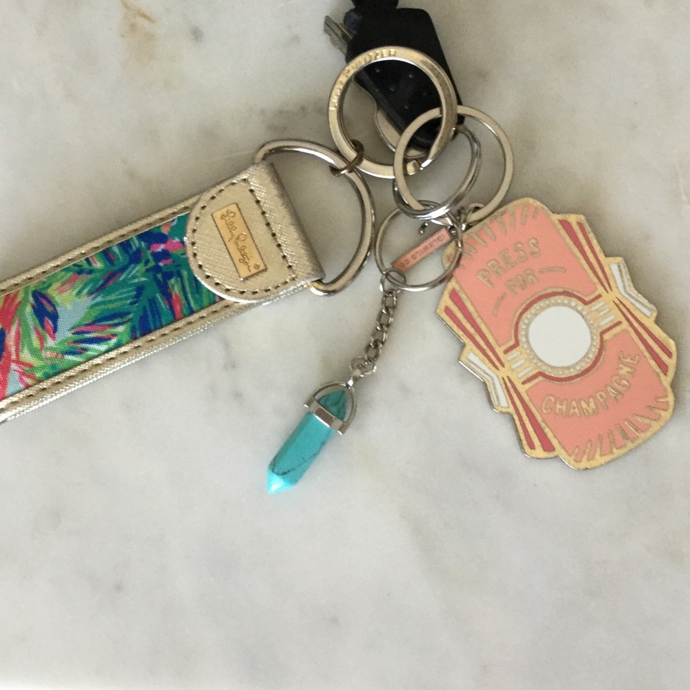 Crystal Dagger Keychain! - Picture 4 of 8
